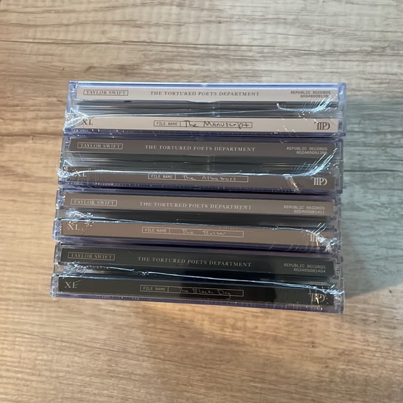 SEALED DELUXE TTPD Tortured Poets Collector CDs (Complete Bundle of 4 Variants) - Picture 1 of 7